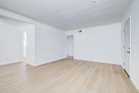 8330 KittyHawk Exterior-010