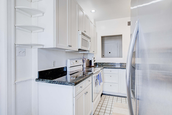 140 Linden Ave  -008
