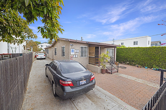 907-E-109-Pl-Exterior-Front-005