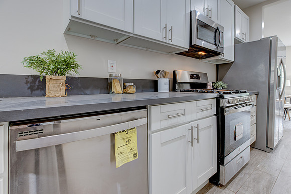229 Columbia Pl-020