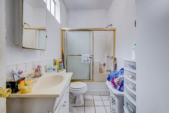 2028 E 3rd St Interior-071