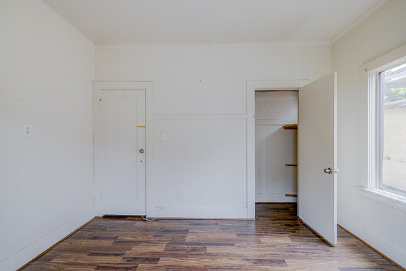 2028 E 3rd St Interior-023