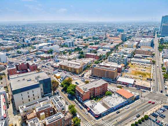 711 S Rampart-006