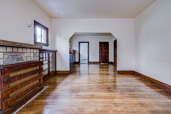 2028 E 3rd St Interior-061
