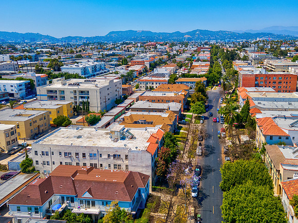 233 S Kenmore-010