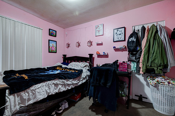 907 E 109 Pl Interior-003