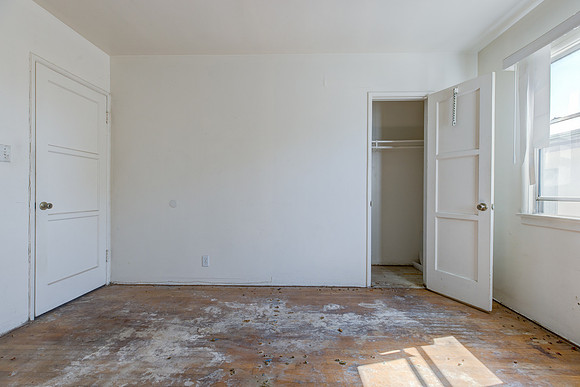 7835 S Normandie Ave-059