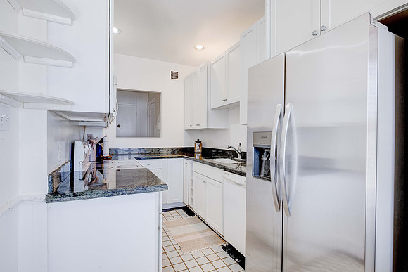 140 Linden Ave  -006
