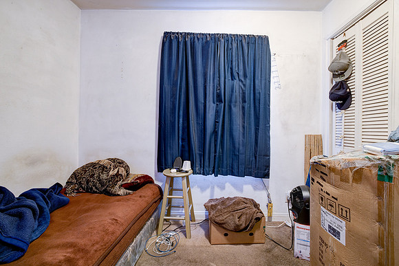 907 E 109 Pl Interior-006