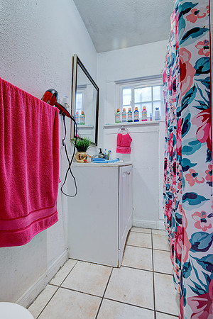907 E 109 Pl Interior-018