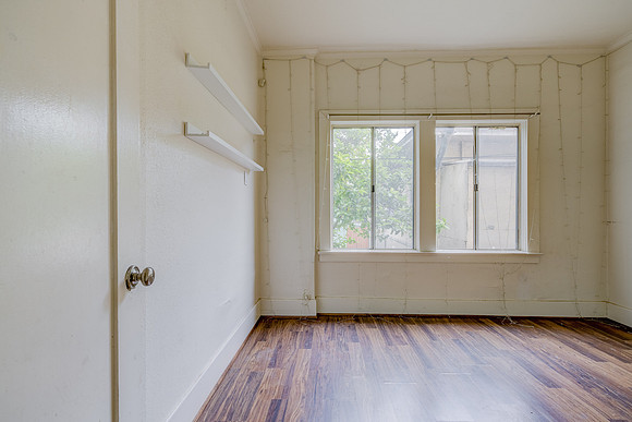 2028 E 3rd St Interior-026
