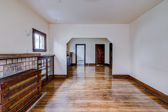 2028 E 3rd St Interior-060