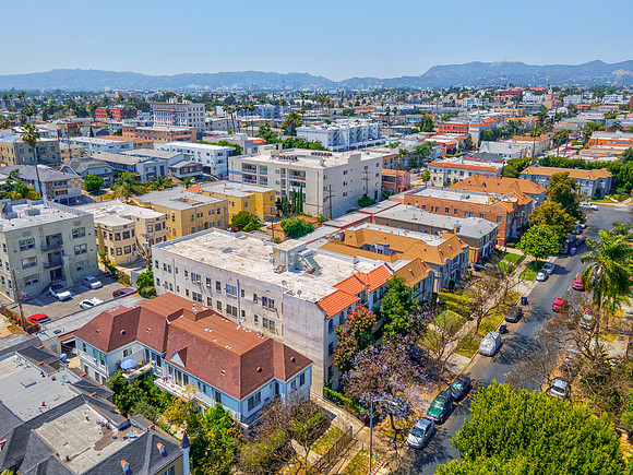 233 S Kenmore-009