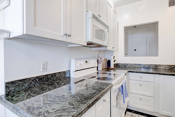 140 Linden Ave  -010