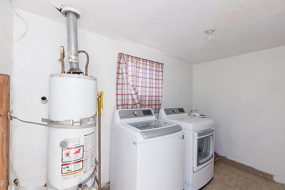 Real Estate Photographer Bellflower 10268 Muroc St-080