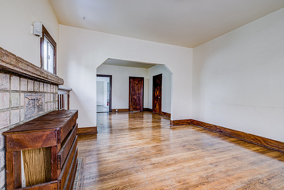 2028 E 3rd St Interior-062