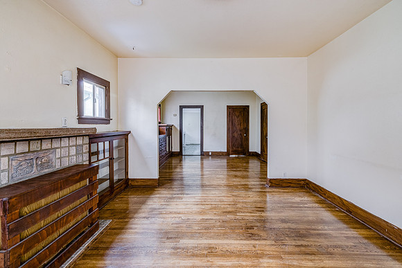 2028 E 3rd St Interior-059
