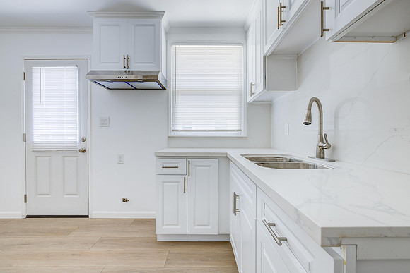 8330 KittyHawk Exterior-017