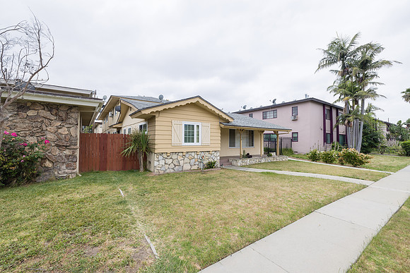 Exterior Photos 2908 W 141st Pl - Real Estate Photographer Gardena-003