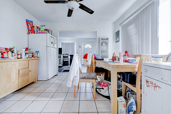 907 E 109 Pl Interior-043