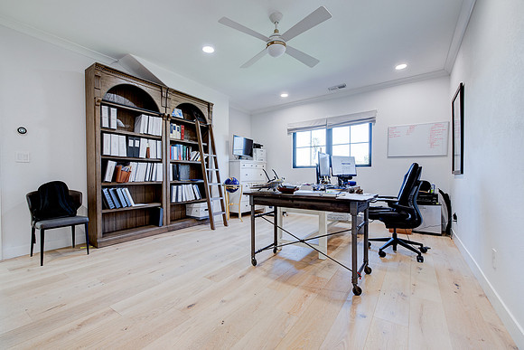 Interior 1852 6th St-96