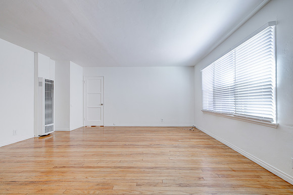 2011 Cedar Ave Long Beach Interior-009