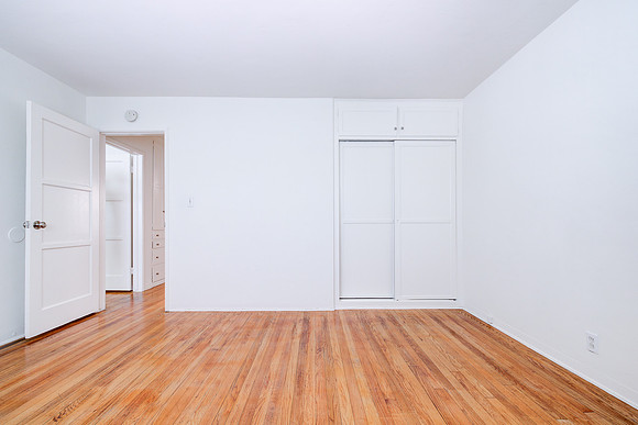 2011 Cedar Ave Long Beach Interior-020