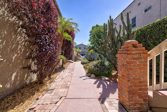 2011 Cedar Ave Long Beach Exterior-006