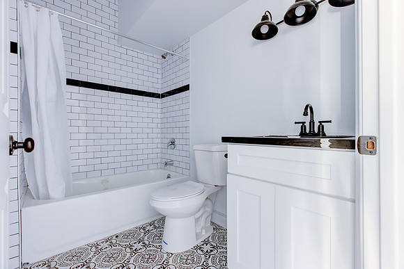 187 W 41st St -038