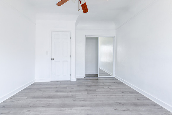 8715 Hooper Interior-016