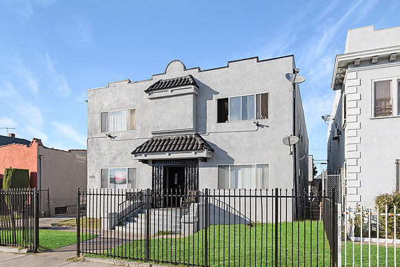 187 W 41st St Exterior-007