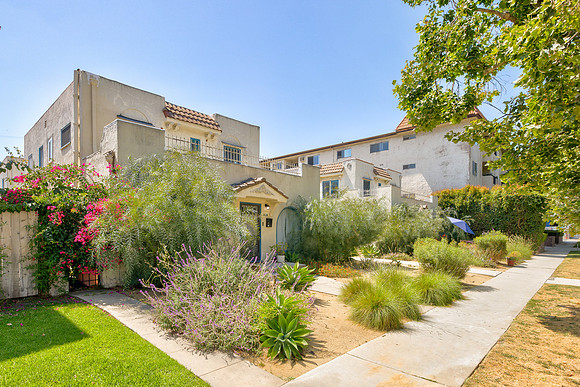 617 N Sycamore Ave-002