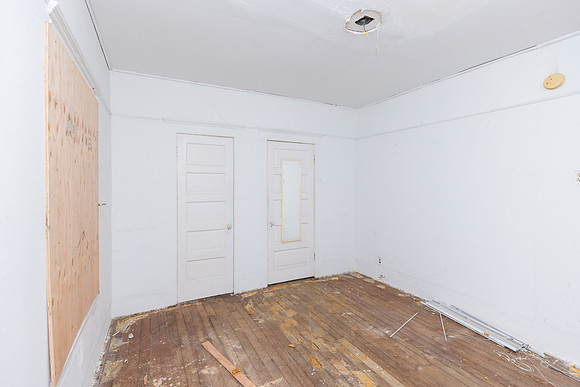 1444 W 22nd St-021