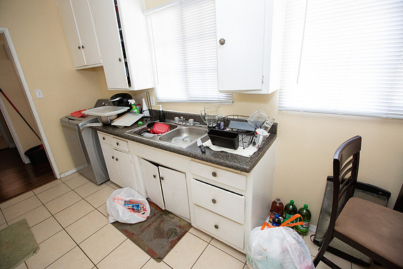 532 S Flower St-58