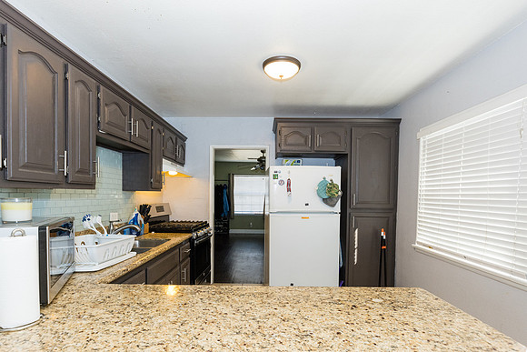 Real Estate Photographer Bellflower 10268 Muroc St-030