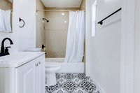 187 W 41st St -020
