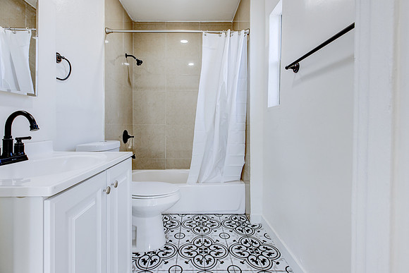 187 W 41st St -020