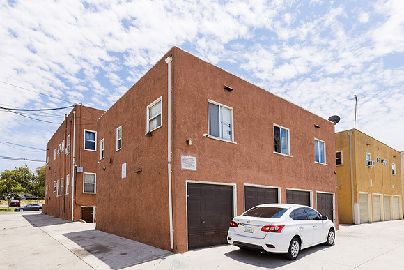 1409 Magnolia Ave Front-006