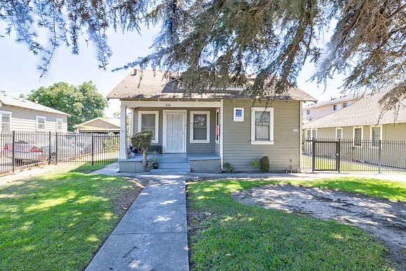 812 Myrtle Ave Exterior-009