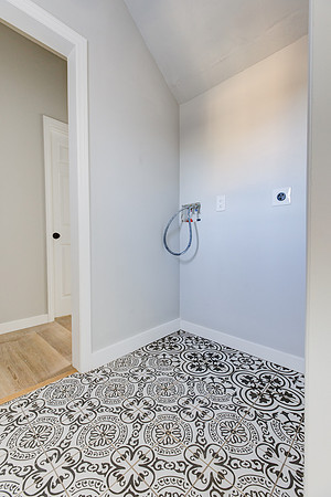 187 W 41st St -040