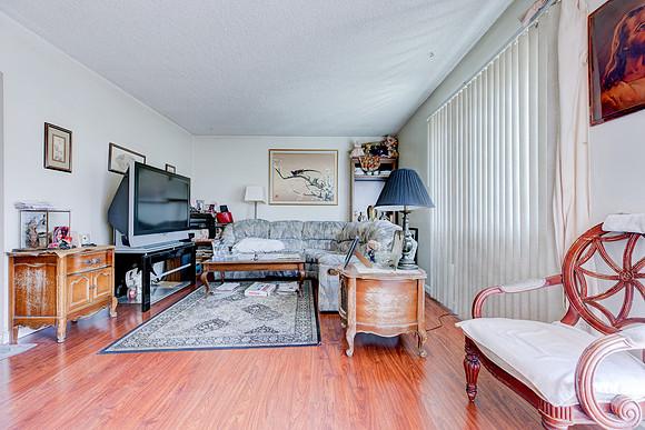 1343 W 96th St-042