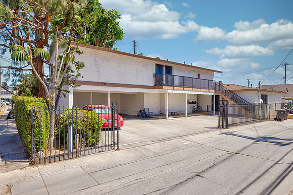 1126 E Arcaida Ct Long Beach Exterior-003