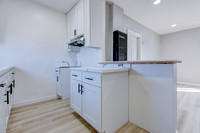 187 W 41st St -013