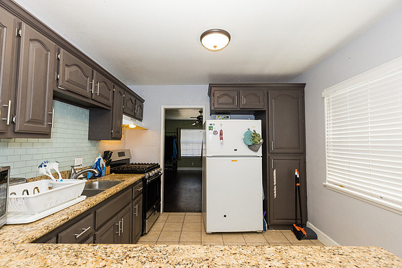Real Estate Photographer Bellflower 10268 Muroc St-029