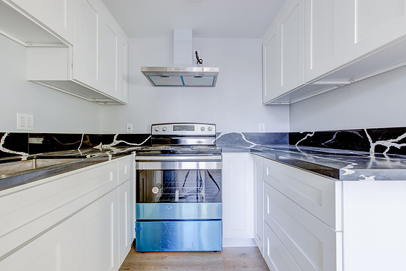 187 W 41st St -032