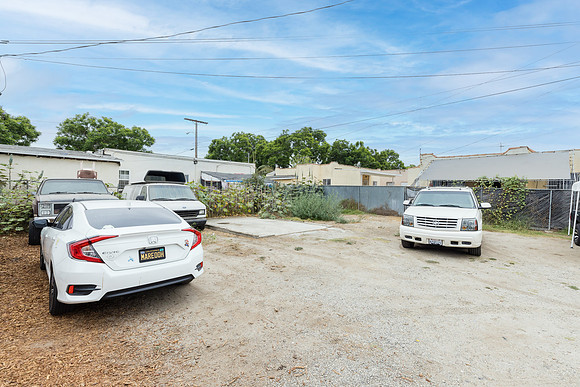 8715 Hooper Ave--024
