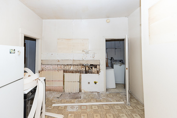 1444 W 22nd St-011