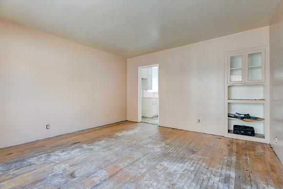 7835 S Normandie Ave-006