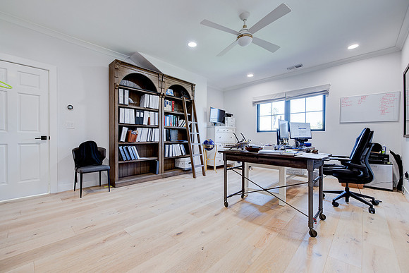Interior 1852 6th St-97