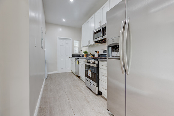 229 Columbia Pl-015